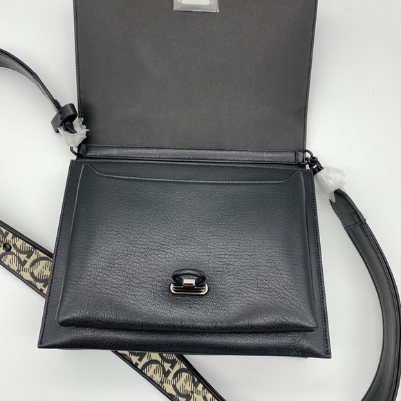Salvatore Ferragamo Trifolio shoulder bag - Picture 15 of 16
